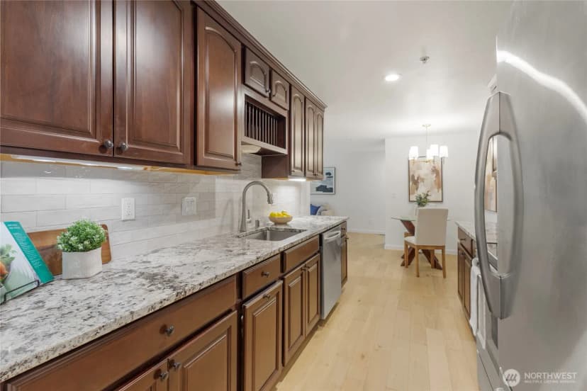 Property photo for 18523 68th Avenue Ne #102, Kenmore photo 10