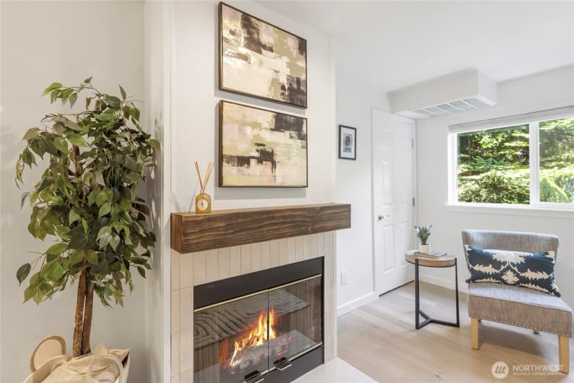 Property photo for 18523 68th Avenue Ne #102, Kenmore photo 3