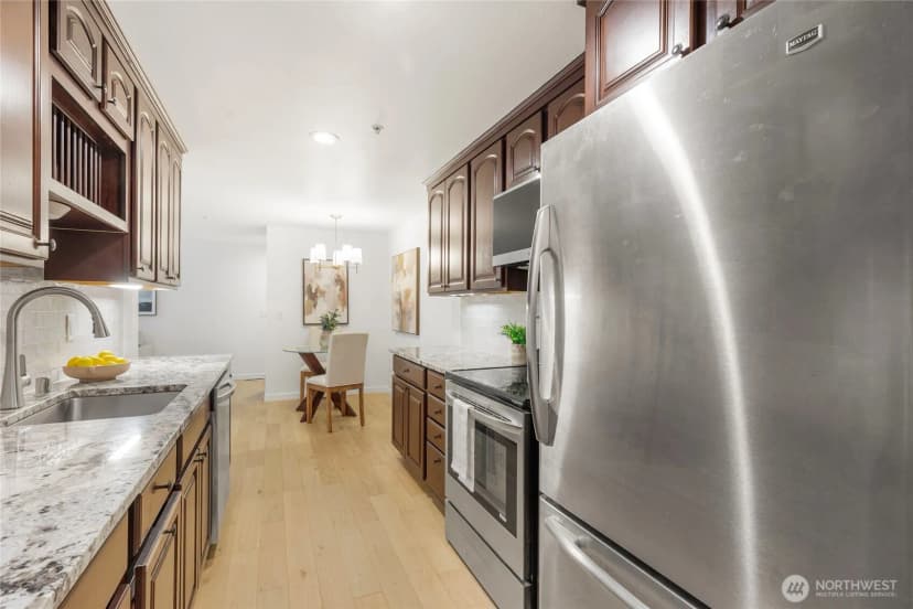 Property photo for 18523 68th Avenue Ne #102, Kenmore photo 9