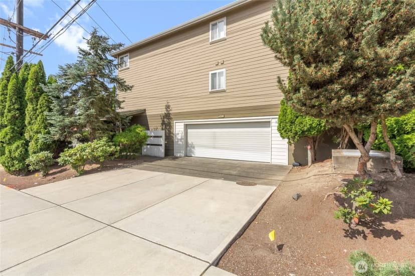 Property photo for 18523 68th Avenue Ne #102, Kenmore photo 25