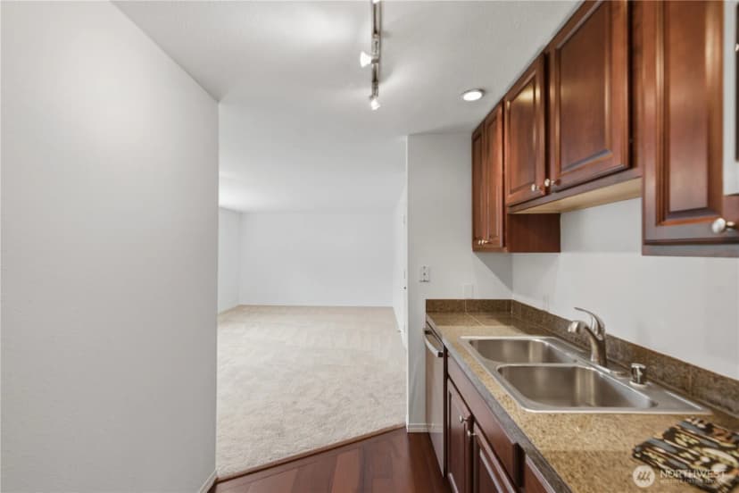 Property photo for 14300 32nd Avenue Ne #410, Seattle photo 20