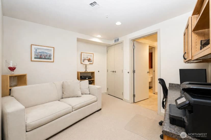 Property photo for 10650 Ne 9th Place #1023, Bellevue photo 11
