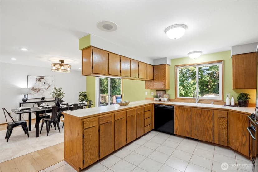 Property photo for 18114 Broadway Avenue, Snohomish photo 12