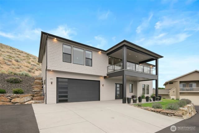 Property photo for 481 Lower Daniels Drive, East Wenatchee photo 2