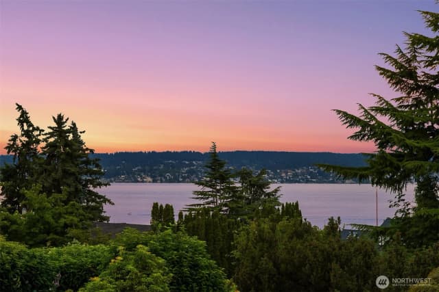 Property photo for 6340 Ne Windermere Road, Seattle photo 3