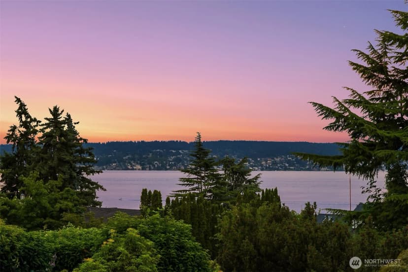 Property photo for 6340 Ne Windermere Road, Seattle photo 3