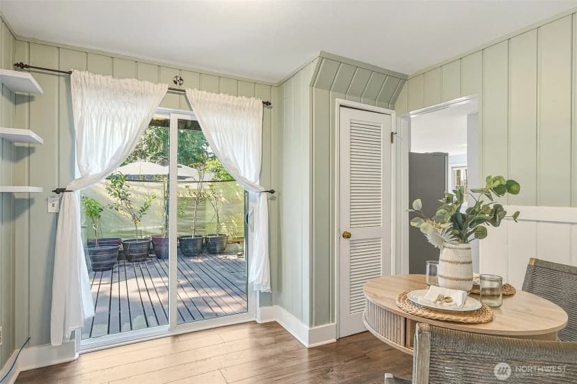 Property photo for 11350 28th Avenue Ne, Seattle photo 10
