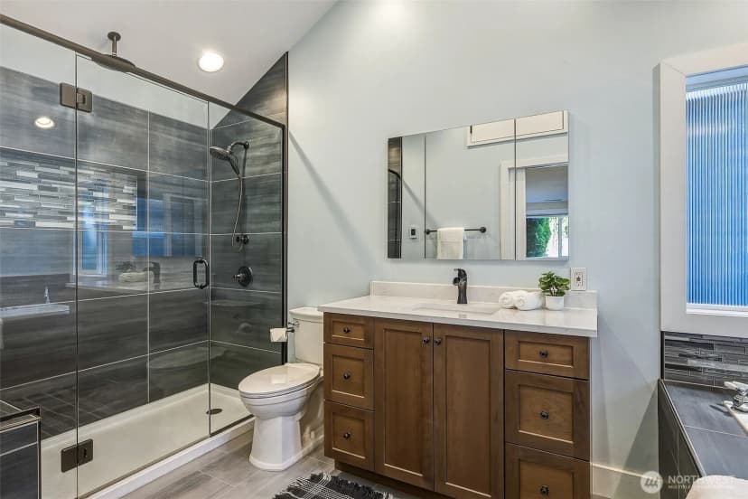 Property photo for 11350 28th Avenue Ne, Seattle photo 18