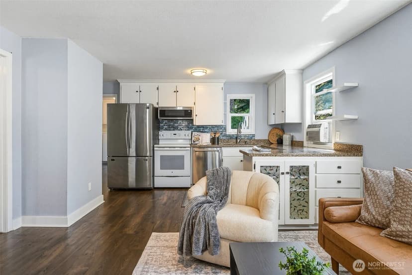 Property photo for 11350 28th Avenue Ne, Seattle photo 6