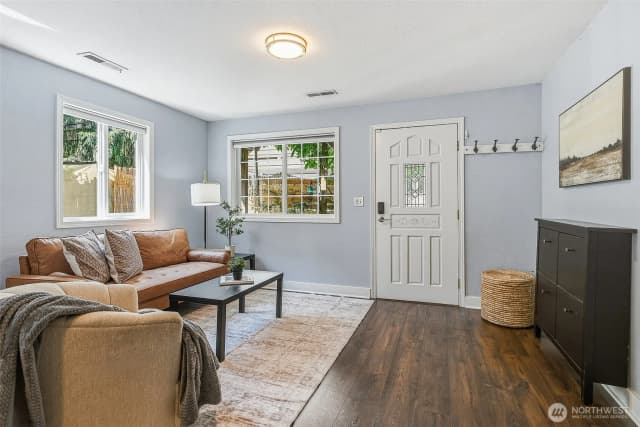 Property photo for 11350 28th Avenue Ne, Seattle photo 5