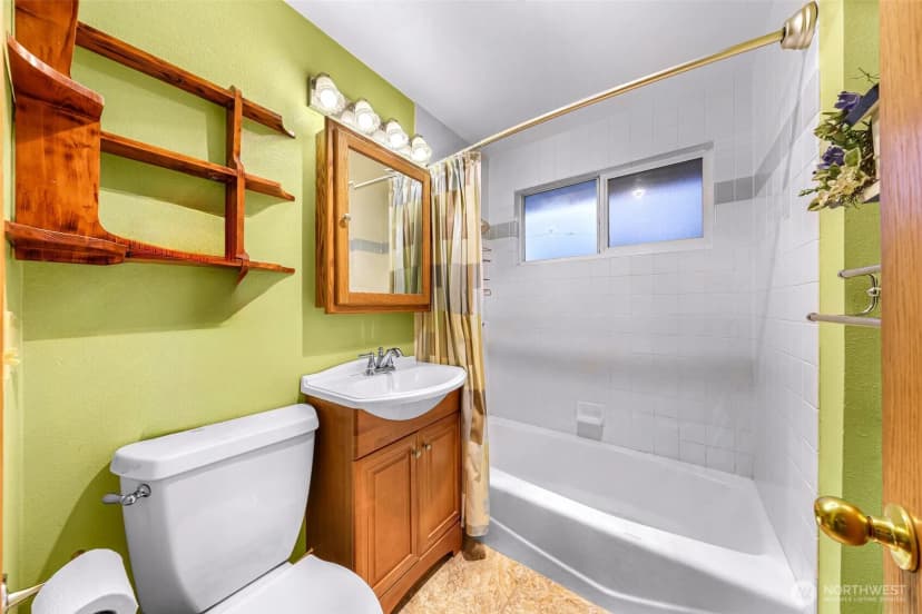 Property photo for 13006 160th Avenue Se, Renton photo 26