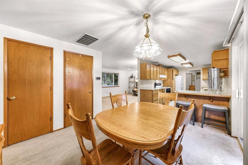 Property photo for 13006 160th Avenue Se, Renton photo 11
