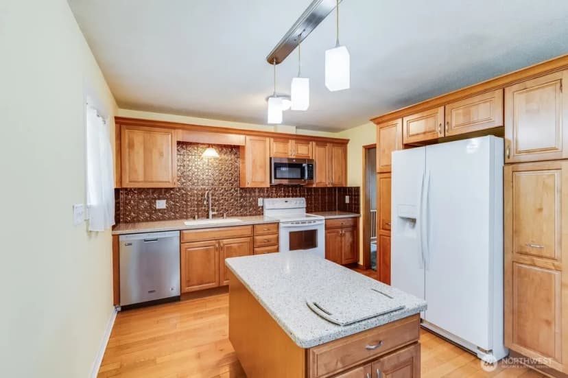 Property photo for 4012 W Deschutes Avenue, Kennewick photo 8