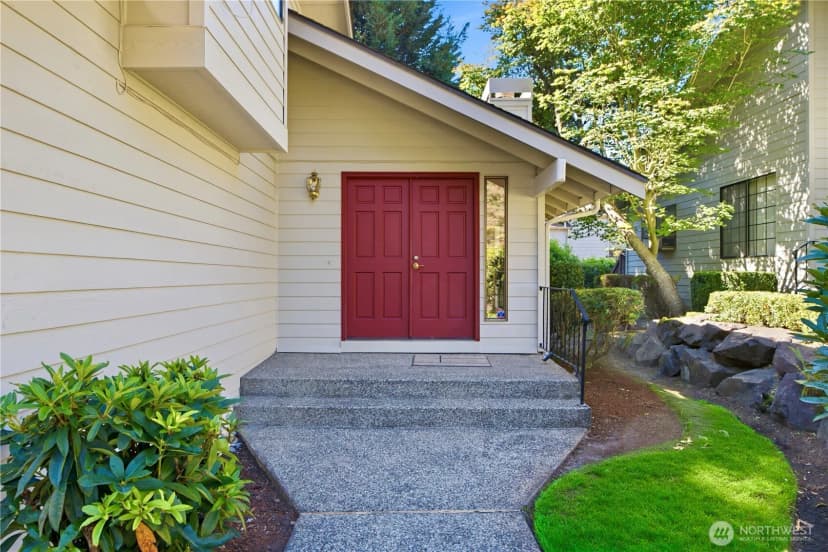 Property photo for 16177 Se 33rd Circle, Bellevue photo 2