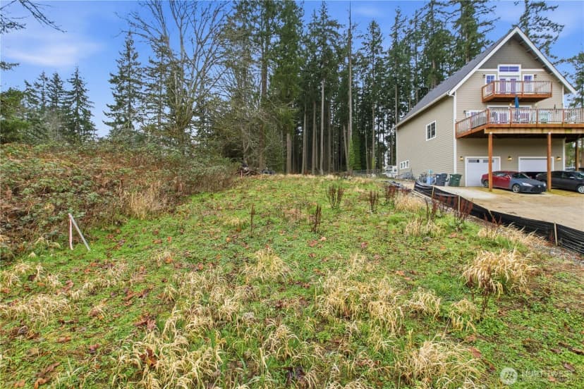 Property photo for 12120 S Clear Lake Road E, Eatonville photo 10