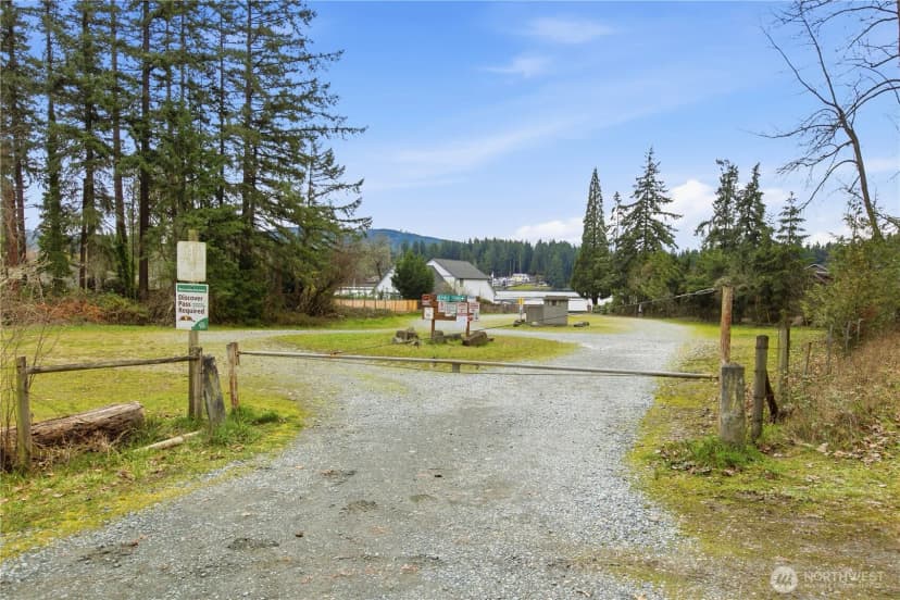 Property photo for 12120 S Clear Lake Road E, Eatonville photo 16