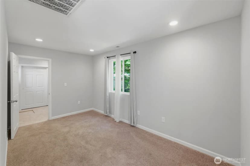 Property photo for 5305 Chicago Avenue Sw, Lakewood photo 23