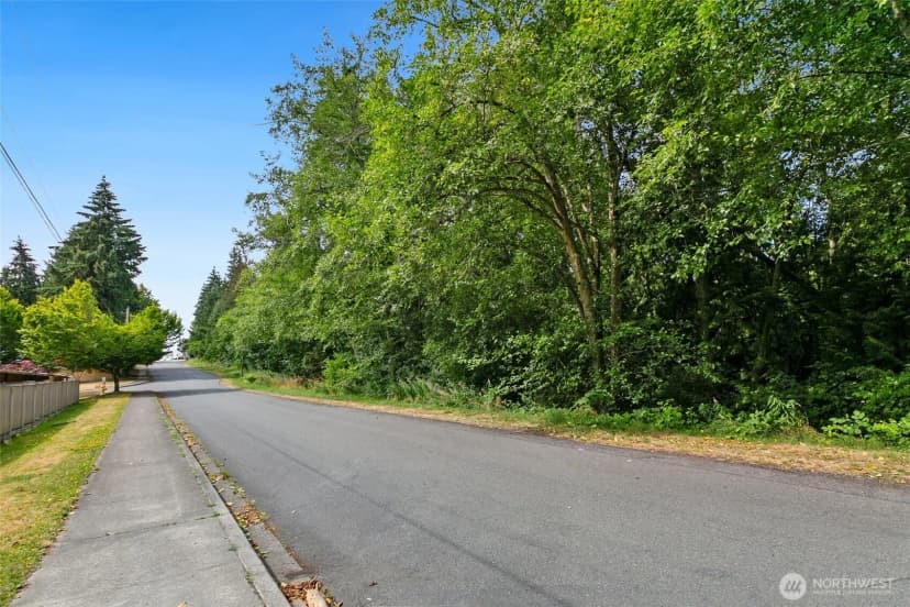 Property photo for 31 Xxx 32nd Avenue S, Federal Way photo 8