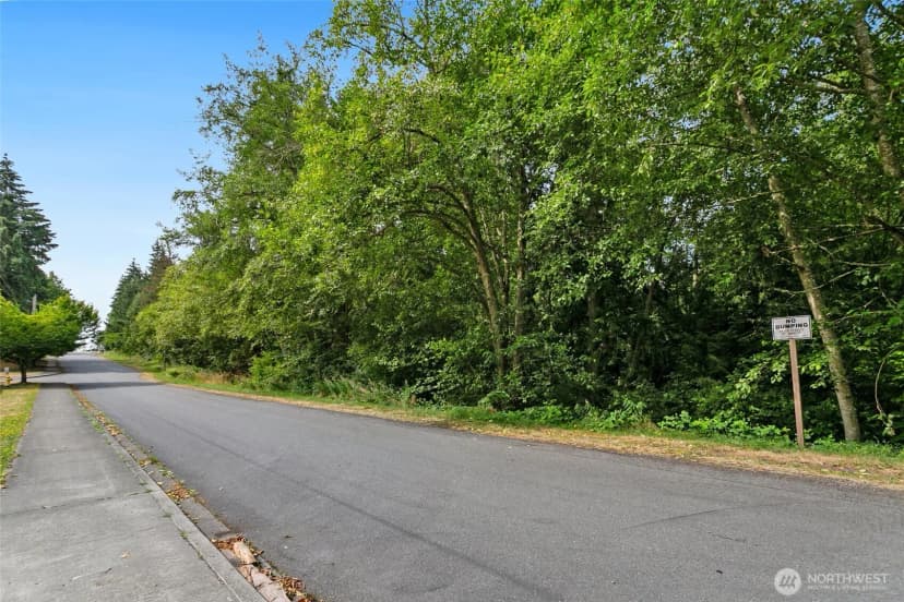 Property photo for 31 Xxx 32nd Avenue S, Federal Way photo 9