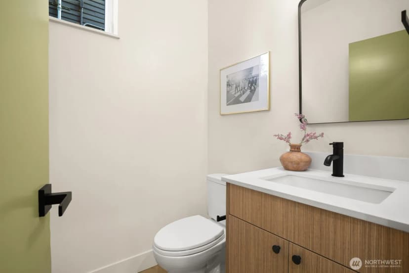 Property photo for 5053 35th Avenue Sw, Seattle photo 9