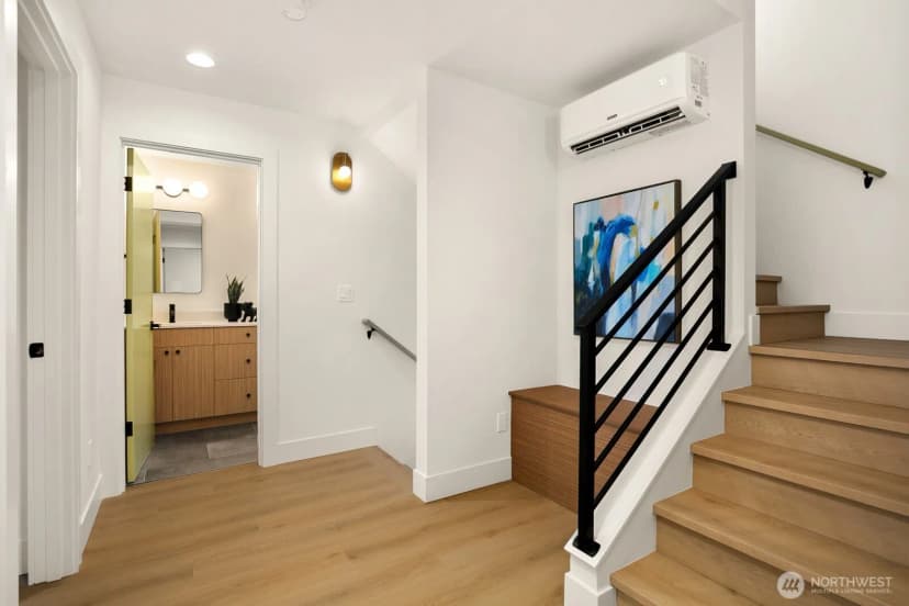Property photo for 5053 35th Avenue Sw, Seattle photo 19