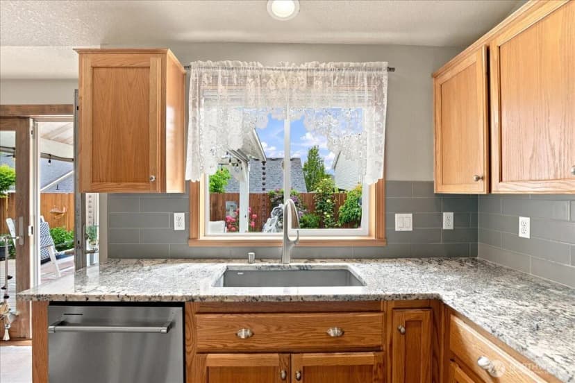 Property photo for 504 N Lark Drive, Ridgefield photo 13