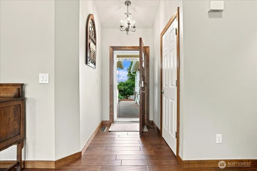 Property photo for 504 N Lark Drive, Ridgefield photo 7