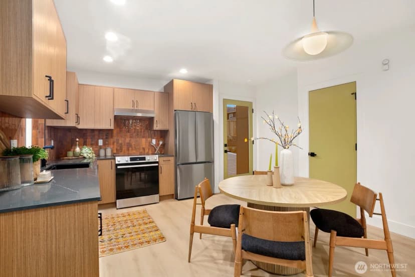 Property photo for 5051 35th Avenue Sw, Seattle photo 2
