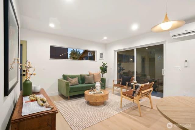 Property photo for 5051 35th Avenue Sw, Seattle photo 5