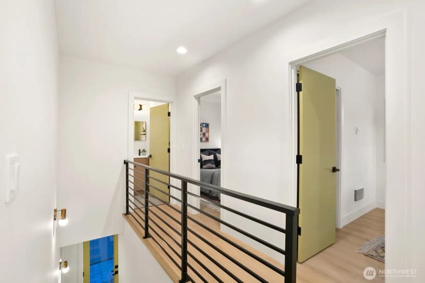 Property photo for 5051 35th Avenue Sw, Seattle photo 9