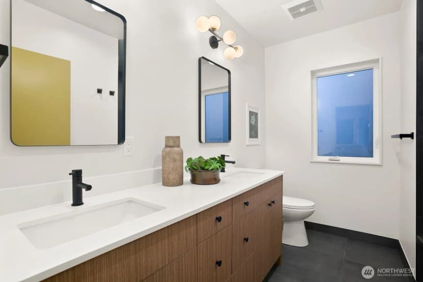 Property photo for 5051 35th Avenue Sw, Seattle photo 20