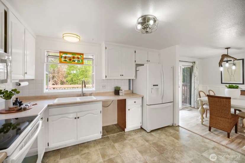Property photo for 23333 115th Place Se, Kent photo 12