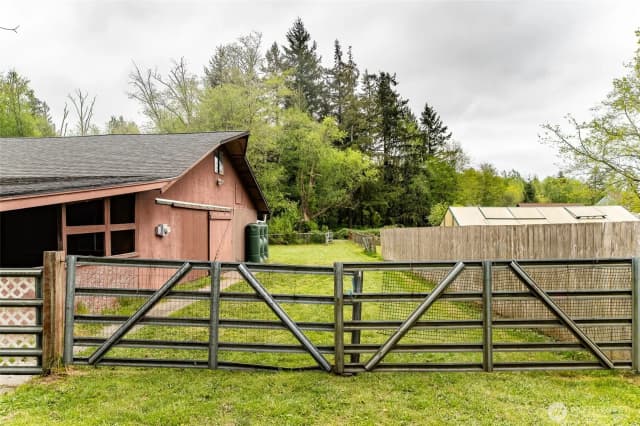 Property photo for 25800 Ne Port Gamble Road Ne, Poulsbo photo 3