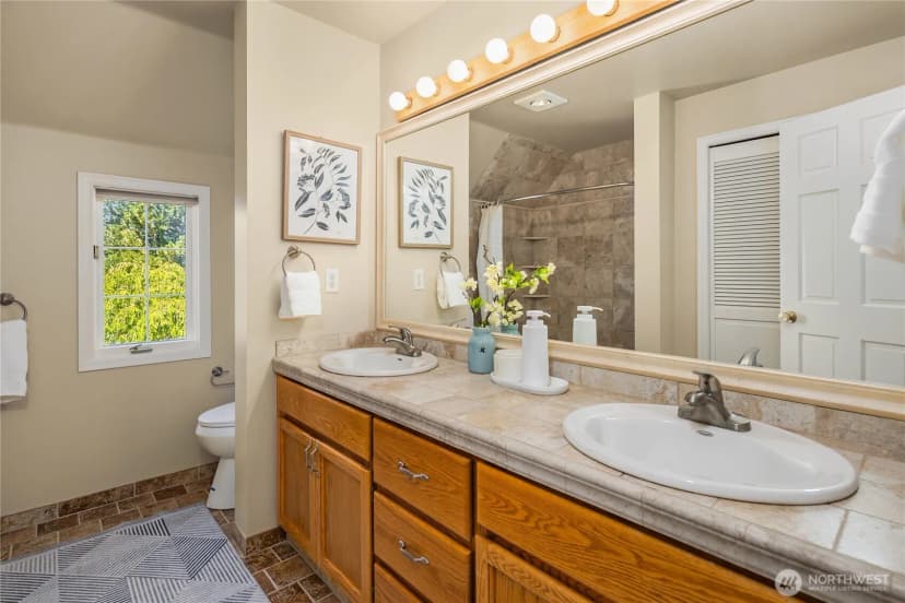 Property photo for 22525 Se 46th Place, Sammamish photo 26