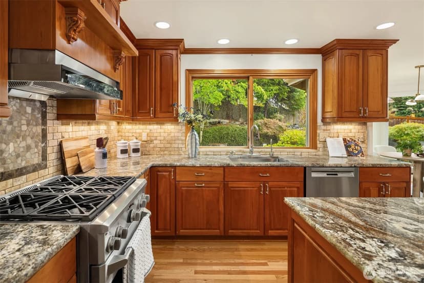 Property photo for 22525 Se 46th Place, Sammamish photo 10