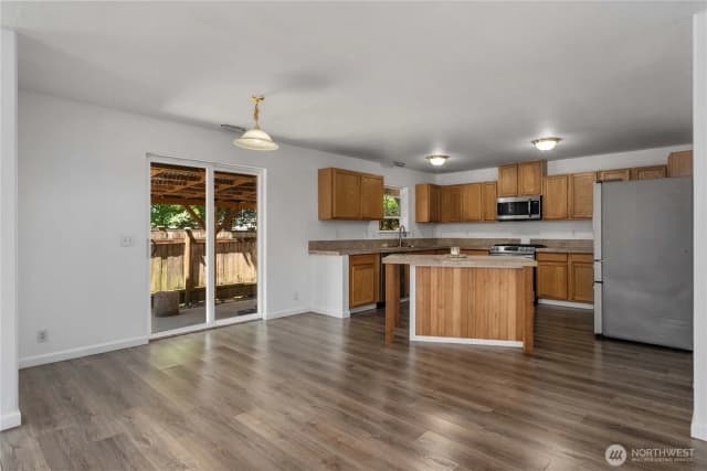 Property photo for 19514 104th Avenue E, Graham photo 4