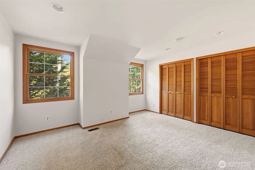 Property photo for 14326 17th Avenue Ne, Redmond photo 31
