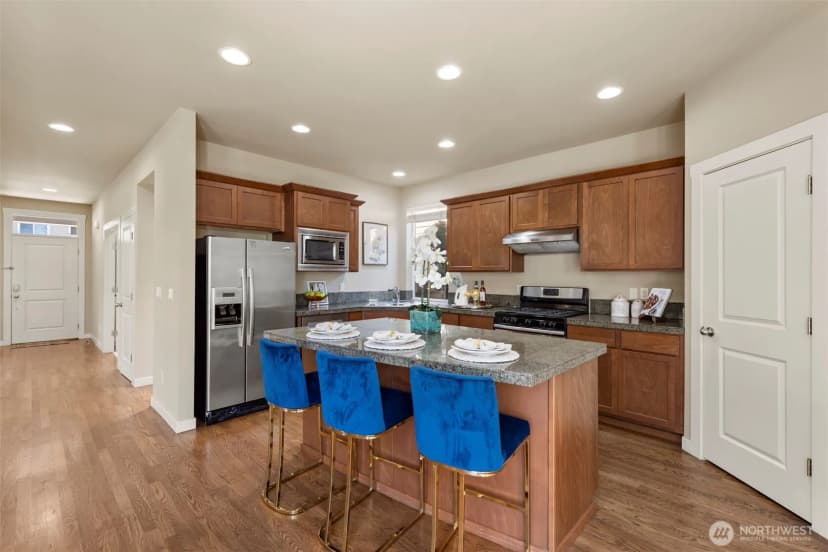 Property photo for 10212 242nd Avenue Ne, Redmond photo 6