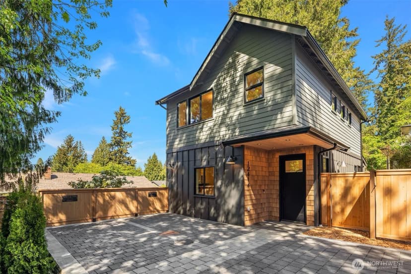 Property photo for 12414 Ne 72nd Street, Kirkland photo 24