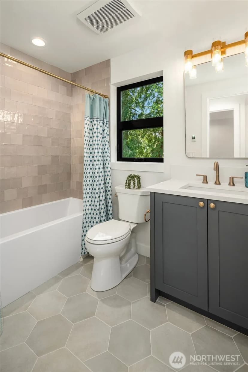 Property photo for 12414 Ne 72nd Street, Kirkland photo 20