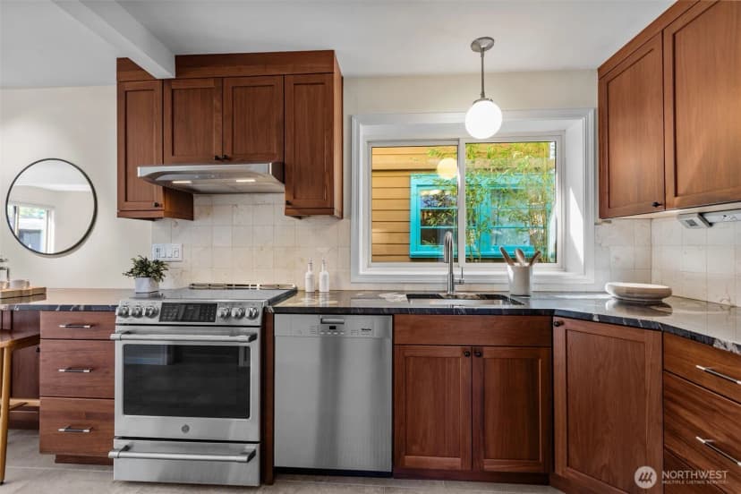 Property photo for 2025 Fairview Avenue E #e, Seattle photo 18