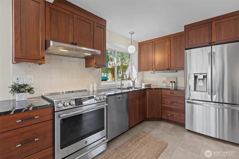 Property photo for 2025 Fairview Avenue E #e, Seattle photo 15
