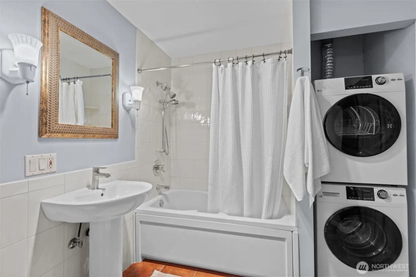 Property photo for 2025 Fairview Avenue E #e, Seattle photo 22