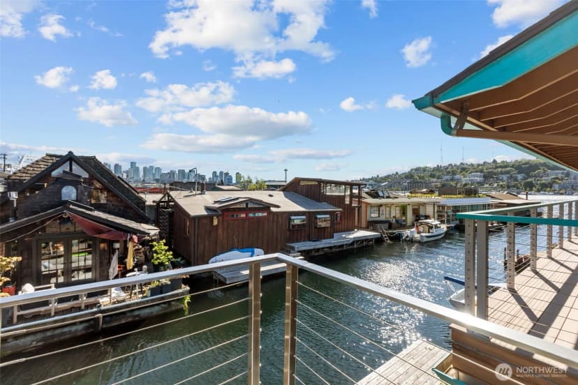 Property photo for 2025 Fairview Avenue E #e, Seattle photo 8