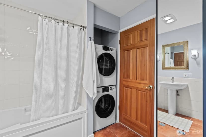 Property photo for 2025 Fairview Avenue E #e, Seattle photo 23