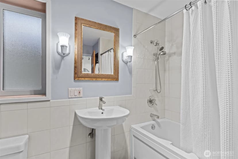 Property photo for 2025 Fairview Avenue E #e, Seattle photo 21