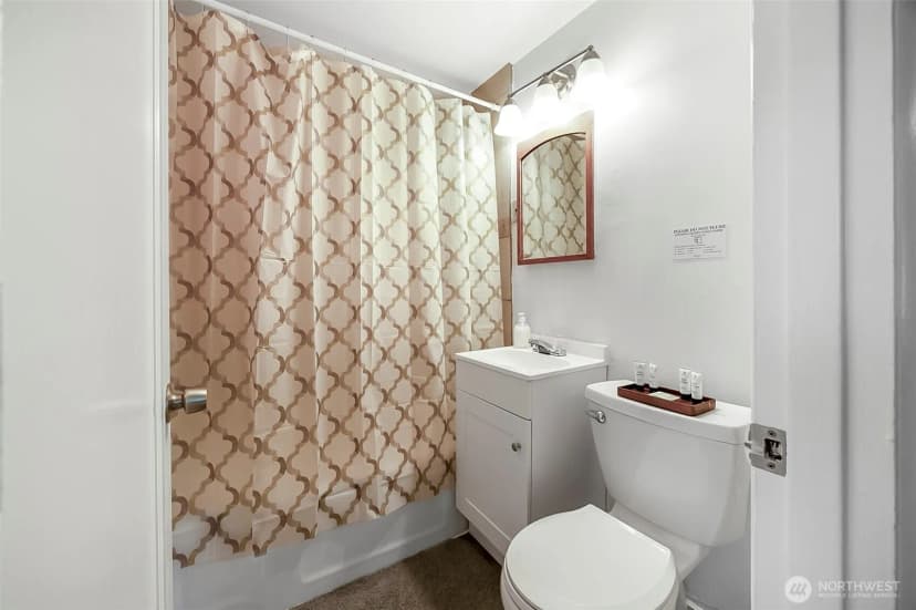 Property photo for 9201 36 Avenue S, Seattle photo 16