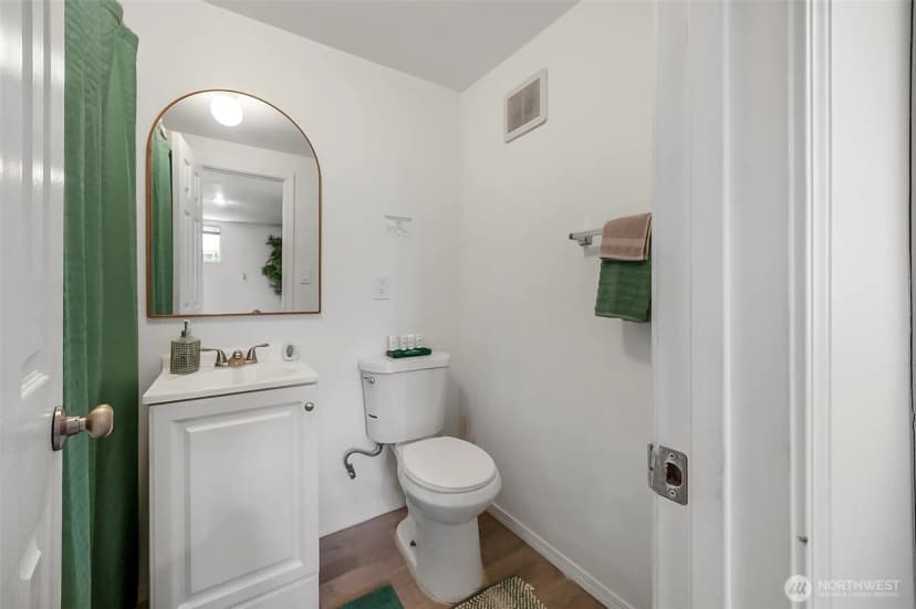 Property photo for 9201 36 Avenue S, Seattle photo 21