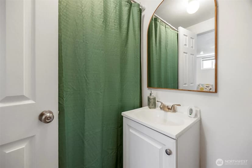Property photo for 9201 36 Avenue S, Seattle photo 22