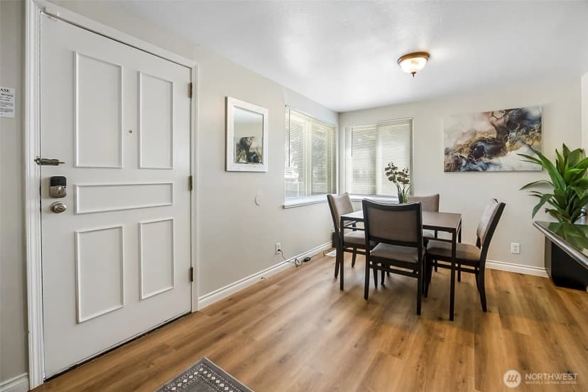 Property photo for 9201 36 Avenue S, Seattle photo 6